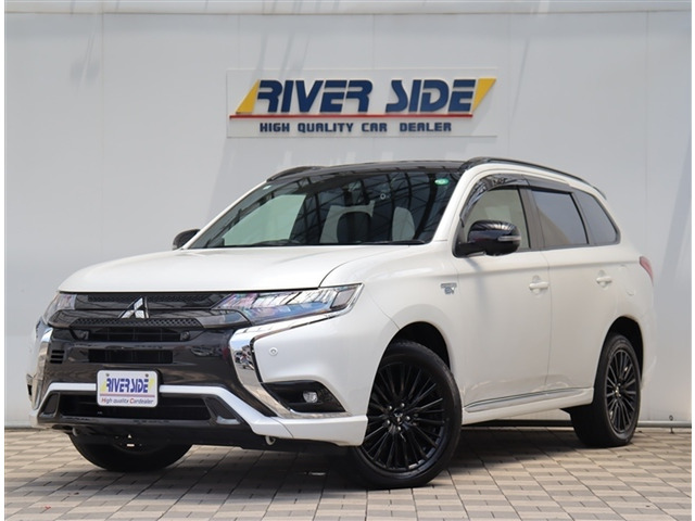 アウトランダーPHEV 2.4 ブラック エディション 4WD