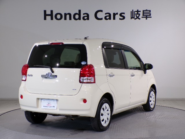 ポルテ1.5 F ア ラ モード トロワ 4WD