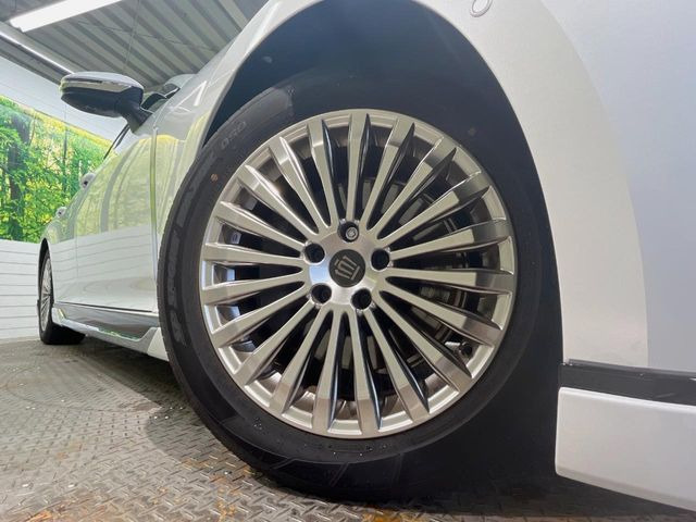�y����19�C���`�A���~�z�C�[���z�O�ςɃ}�b�`���������A���~�z�C�[���𑕒����Ă���܂��B�e��ЊO�A���~�z�C�[����A�X�^�b�h���X�^�C�����戵�����Ă���܂��B���񂲑��k����������