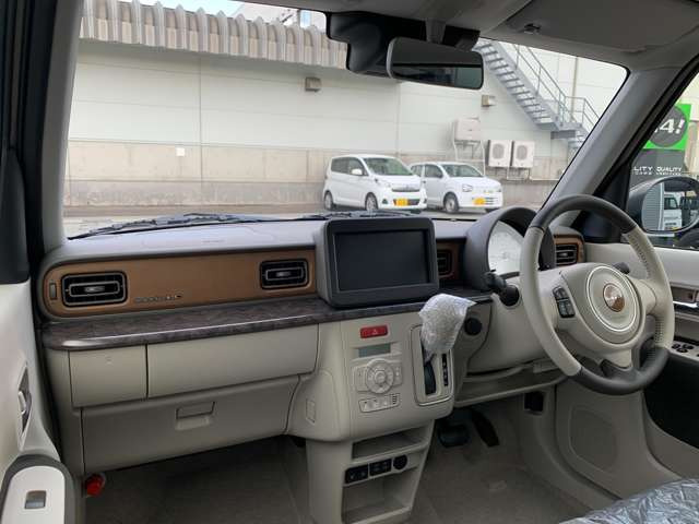 アルトラパンLC ハイブリッド X 4WD