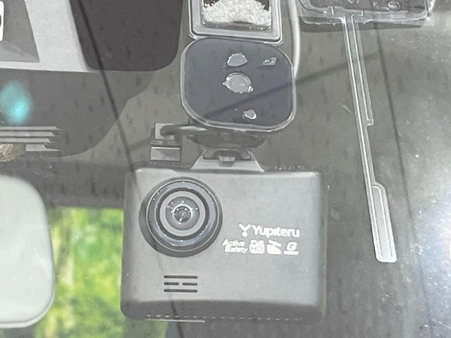 【ドライブレコーダー】ドライブレコーダー装備!走行中はもちろん、あおり運転や事故に遭遇した際、映像で記録し、万一のリスクに備えます。※記録用SDカードはお客様ご自身でご準備いただく必要があります。