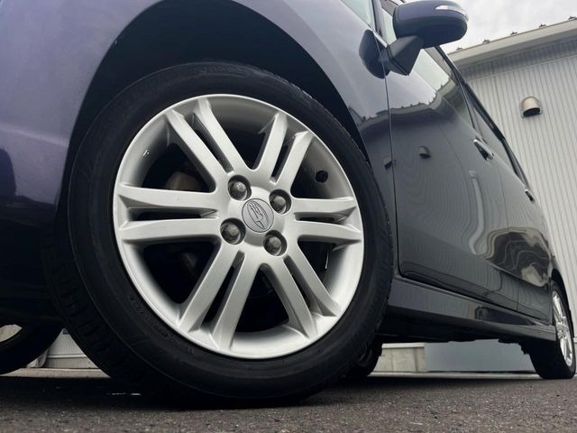 �y�����A���~�z�C�[���z�O�ςɃ}�b�`���������A���~�z�C�[���𑕒����Ă���܂��B�e��ЊO�A���~�z�C�[����A�X�^�b�h���X�^�C�����戵�����Ă���܂��B���񂲑��k����������