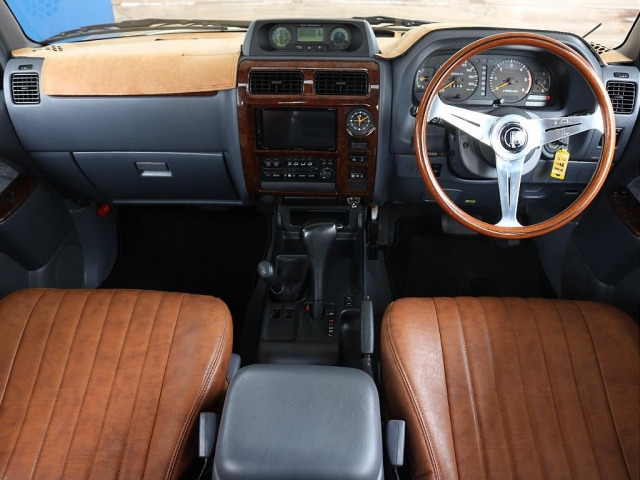 ランドクルーザープラド3.0 TX ディーゼル 4WD
