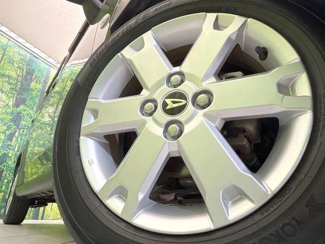 �y����15�C���`�A���~�z�C�[���z�O�ςɃ}�b�`���������A���~�z�C�[���𑕒����Ă���܂��B�e��ЊO�A���~�z�C�[����A�X�^�b�h���X�^�C�����戵�����Ă���܂��B���񂲑��k����������
