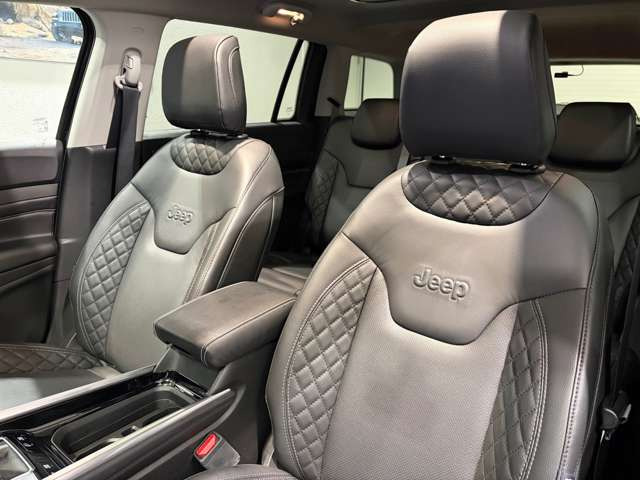 コマンダー2.0 リミテッド ディーゼル 4WD