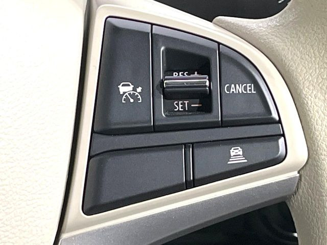【アダプティブクルーズコントロール】高速道路での長距離走行が楽に!!自動で速度を保つクルーズコントロールが、衝突軽減システムと連携し、前方の車両を感知して車間を保つように速度調節してくれます!!
