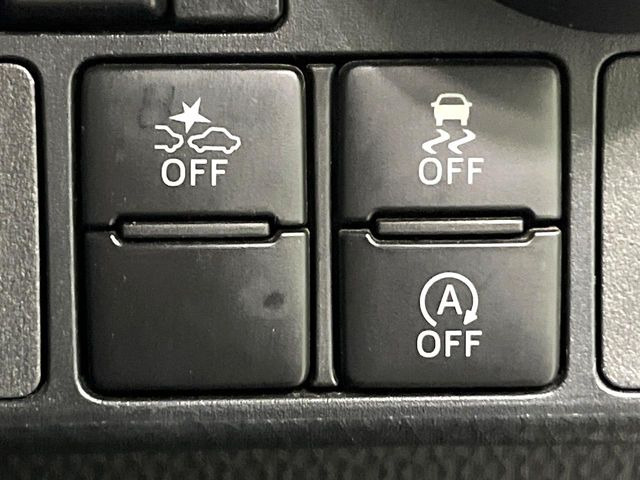 【スマートアシスト】走行中に前方の車両等を認識し、衝突しそうな時は警報とブレーキで衝突回避と被害軽減をアシスト。より安全にドライブをお楽しみいただけます。