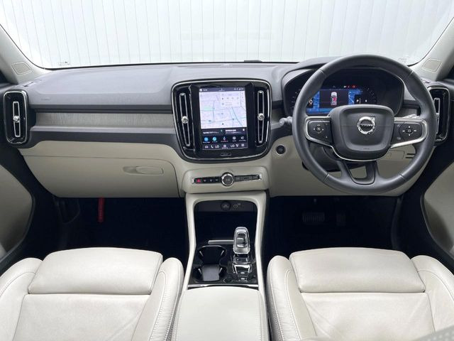 XC40アルティメット B4 AWD 4WD