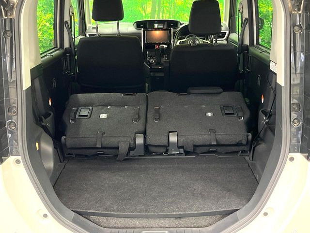 普段のお買い物や通勤、送迎等に十分な荷室スペースを確保しております。セカンドシートを倒すと、大きな荷物の積載も可能です♪