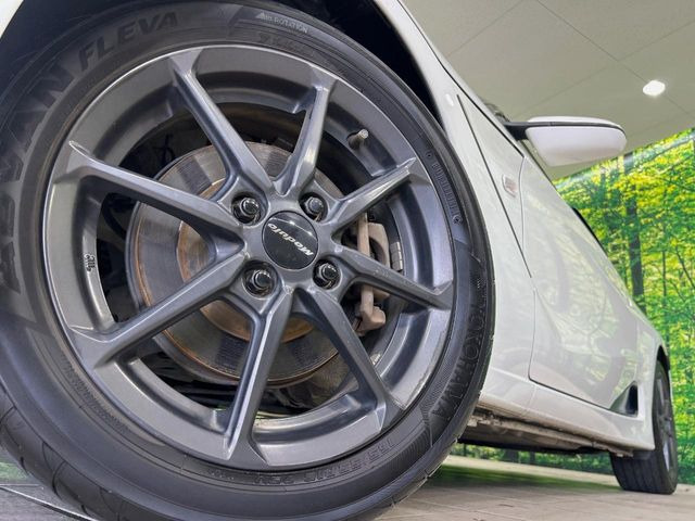 �y16�C���`�A���~�z�C�[���z�O�ςɃ}�b�`�����A���~�z�C�[���𑕒����Ă���܂��B�e��A���~�z�C�[����A�X�^�b�h���X�^�C�����戵�����Ă���܂��B���񂲑��k����������