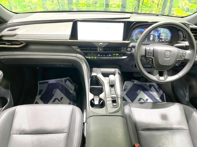 クラウンクロスオーバー2.5 G アドバンスト レザー パッケージ E-Four 4WD