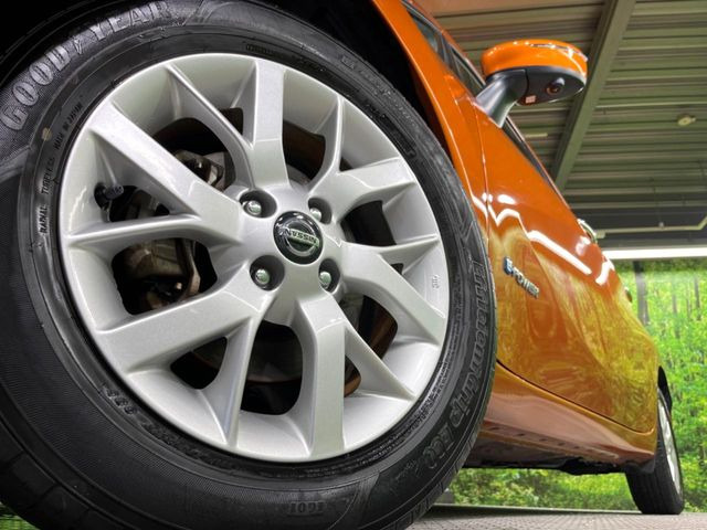 �y����15�C���`�A���~�z�C�[���z�O�ςɃ}�b�`���������A���~�z�C�[���𑕒����Ă���܂��B�e��ЊO�A���~�z�C�[����A�X�^�b�h���X�^�C�����戵�����Ă���܂��B���񂲑��k����������