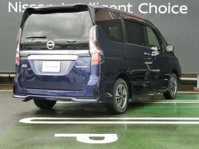 セレナ1.2 e-POWER ハイウェイスターV