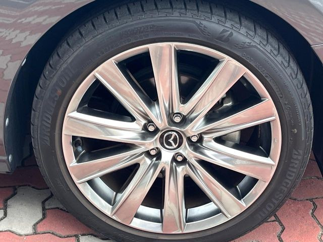 �y����19�C���`�A���~�z�C�[���z�O�ςɃ}�b�`���������A���~�z�C�[���𑕒����Ă���܂��B�e��ЊO�A���~�z�C�[����A�X�^�b�h���X�^�C�����戵�����Ă���܂��B���񂲑��k����������