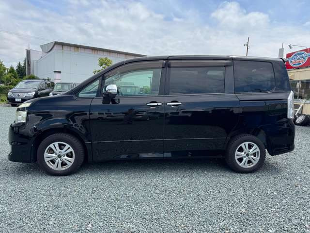 �[�ԑO�̓_�������������H��֊O�����A�L�b�`���s���Ă���܂�!���S���Ă���肢��������悤�ɋ΂߂Ă��܂��B