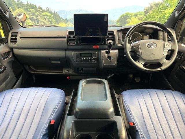 ハイエースバン