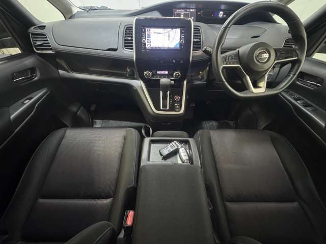 セレナ2.0 ハイウェイスター 4WD