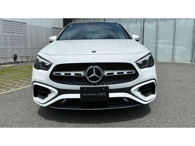 GLAクラスGLA200d 4マチック AMGラインパッケージ 4WD