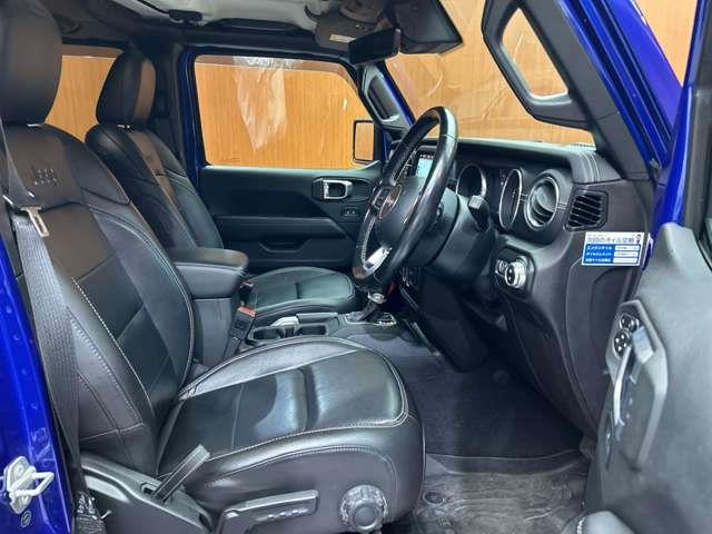 ラングラーアンリミテッド サハラ 4WD