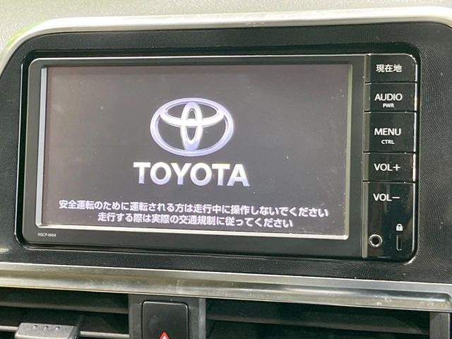 �y�����i�r�z�l�C�̏����i�r�𑕔����Ă���܂��B�i�r�̎g���₷���͂������A�I�[�f�B�I�@�\���[��!�L�����v�◷�s�͂������A�ʋ΂┃�����ȂǕ��i�̃h���C�u���y�����Ȃ�͂���