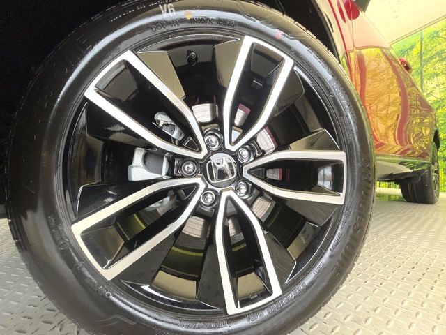 �y�����A���~�z�C�[���z�O�ςɃ}�b�`���������A���~�z�C�[���𑕒����Ă���܂��B�e��ЊO�A���~�z�C�[����A�X�^�b�h���X�^�C�����戵�����Ă���܂��B���񂲑��k����������