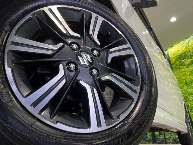 �y����15�C���`�A���~�z�C�[���z�O�ςɃ}�b�`���������A���~�z�C�[���𑕒����Ă���܂��B�e��ЊO�A���~�z�C�[����A�X�^�b�h���X�^�C�����戵�����Ă���܂��B���񂲑��k����������
