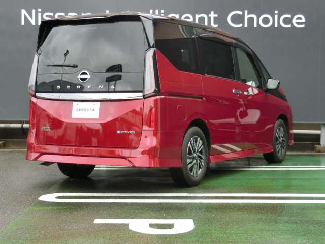 セレナ1.4 e-POWER ハイウェイスターV