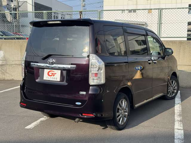 ヴォクシー2.0 ZS 煌II 4WD