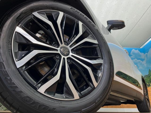 �y�����A���~�z�C�[���z�O�ςɃ}�b�`���������A���~�z�C�[���𑕒����Ă���܂��B�e��ЊO�A���~�z�C�[����A�X�^�b�h���X�^�C�����戵�����Ă���܂��B���񂲑��k����������
