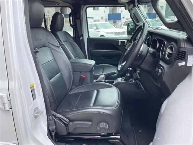 ラングラーアンリミテッド サハラ 4WD