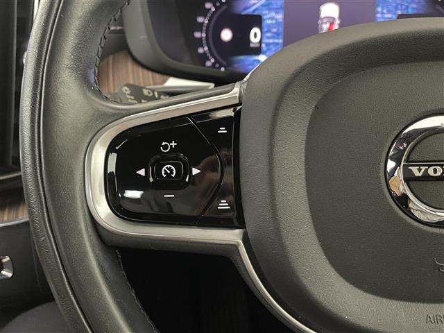 XC60B5 AWD インスクリプション 4WD