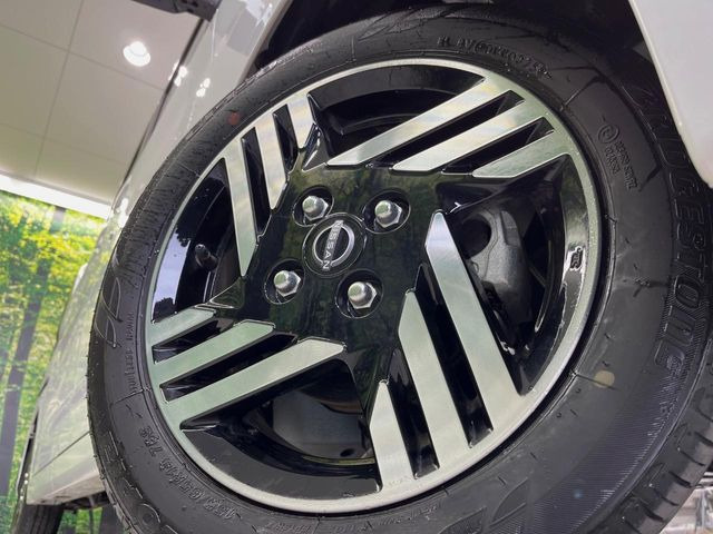 �y����14�C���`�A���~�z�C�[���z�O�ςɃ}�b�`���������A���~�z�C�[���𑕒����Ă���܂��B�e��ЊO�A���~�z�C�[����A�X�^�b�h���X�^�C�����戵�����Ă���܂��B���񂲑��k����������