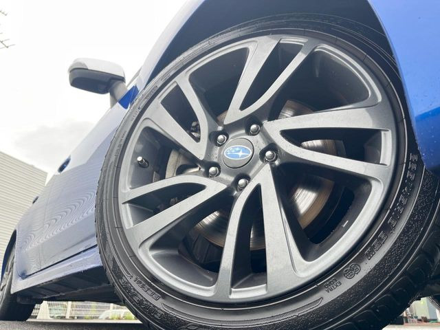 �y����18�C���`�A���~�z�C�[���z�O�ςɃ}�b�`���������A���~�z�C�[���𑕒����Ă���܂��B�e��ЊO�A���~�z�C�[����A�X�^�b�h���X�^�C�����戵�����Ă���܂��B���񂲑��k����������