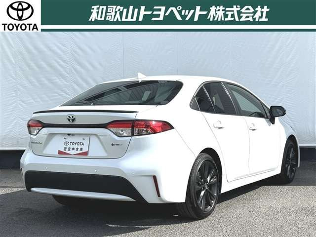 カローラ1.8 ハイブリッド W×B