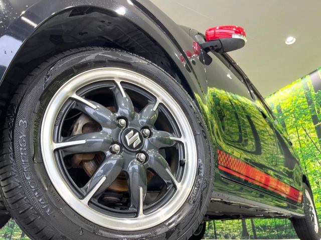 �y����15�C���`�A���~�z�C�[���z�O�ςɃ}�b�`���������A���~�z�C�[���𑕒����Ă���܂��B�e��ЊO�A���~�z�C�[����A�X�^�b�h���X�^�C�����戵�����Ă���܂��B���񂲑��k����������