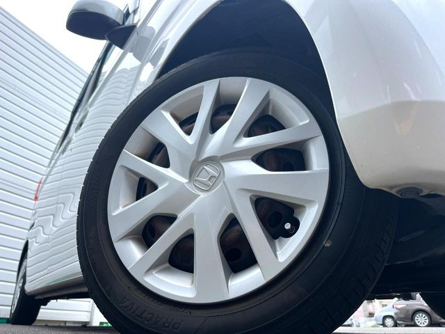 �y14�C���`�A���~�z�C�[���z�O�ςɃ}�b�`�����A���~�z�C�[���𑕒����Ă���܂��B�e��A���~�z�C�[����A�X�^�b�h���X�^�C�����戵�����Ă���܂��B���񂲑��k����������