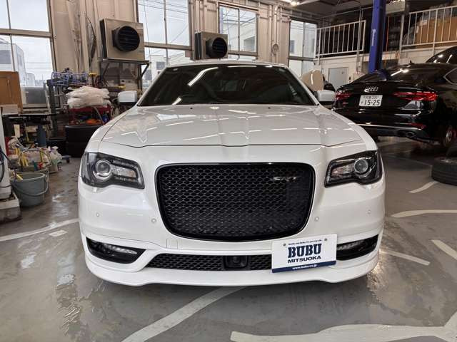 300SRT8