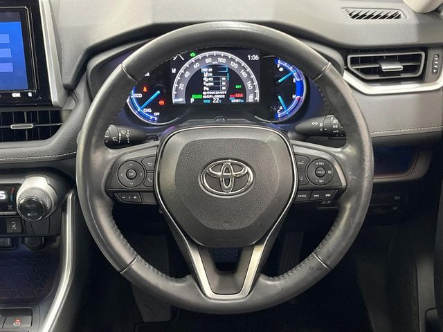 【ステアリングスイッチ】運転中、前方から目線をそらすことなく、オーディオ等の操作が可能な便利機能!安心&快適なドライブを演出してくれます♪