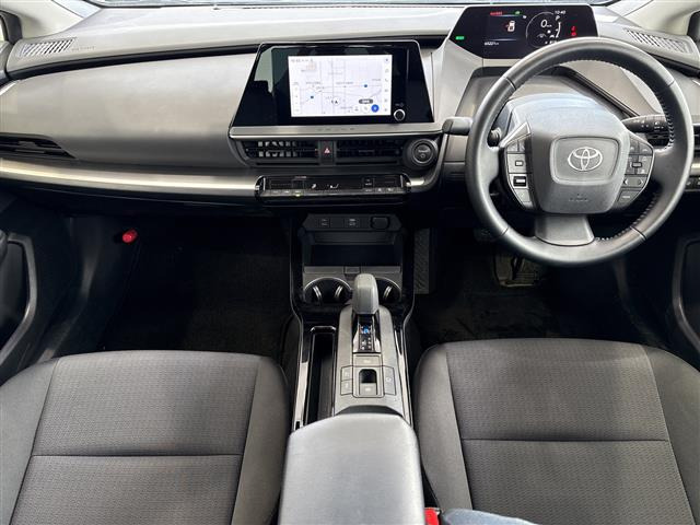 プリウス1.8 X E-Four 4WD