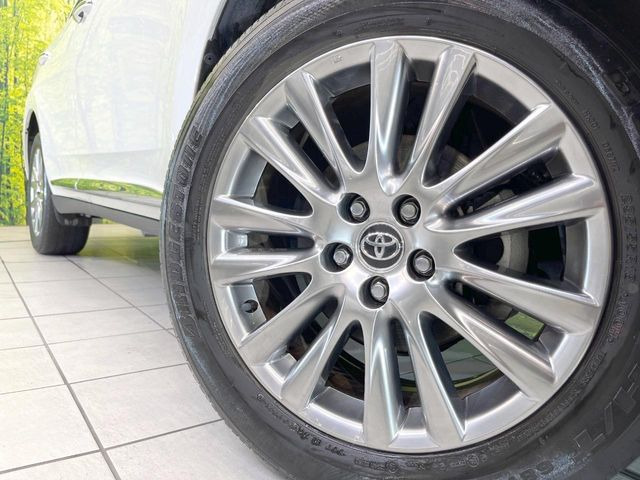 �y����18�C���`�A���~�z�C�[���z�O�ςɃ}�b�`���������A���~�z�C�[���𑕒����Ă���܂��B�e��ЊO�A���~�z�C�[����A�X�^�b�h���X�^�C�����戵�����Ă���܂��B���񂲑��k����������