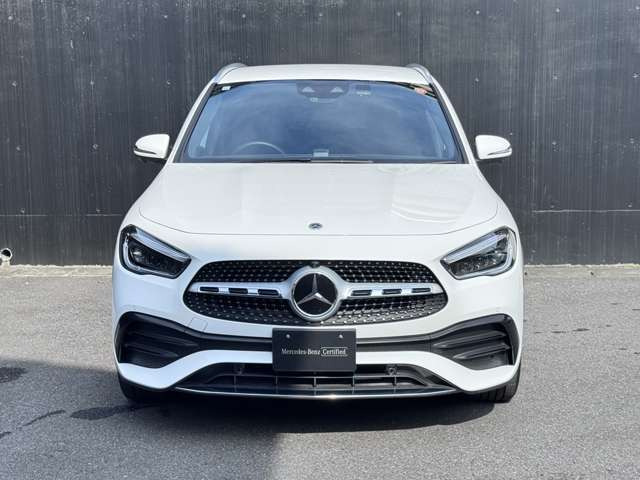 GLAクラスGLA200d 4マチック AMGラインパッケージ 4WD