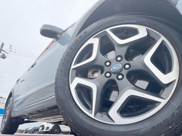 �y����18�C���`�A���~�z�C�[���z�O�ςɃ}�b�`���������A���~�z�C�[���𑕒����Ă���܂��B�e��ЊO�A���~�z�C�[����A�X�^�b�h���X�^�C�����戵�����Ă���܂��B���񂲑��k����������