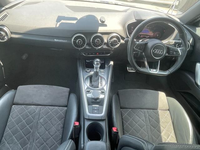 TTクーペ45 TFSI クワトロ 4WD
