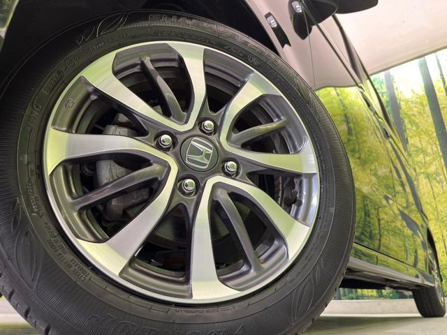 �y����14�C���`�A���~�z�C�[���z�O�ςɃ}�b�`���������A���~�z�C�[���𑕒����Ă���܂��B�e��ЊO�A���~�z�C�[����A�X�^�b�h���X�^�C�����戵�����Ă���܂��B���񂲑��k����������