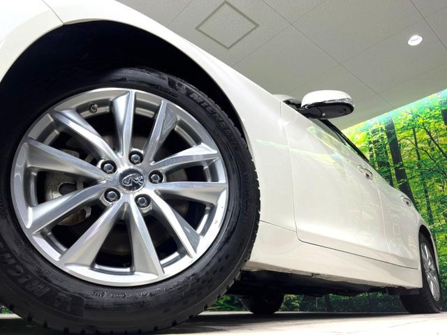 �y�����A���~�z�C�[���z�O�ςɃ}�b�`���������A���~�z�C�[���𑕒����Ă���܂��B�e��ЊO�A���~�z�C�[����A�X�^�b�h���X�^�C�����戵�����Ă���܂��B���񂲑��k����������