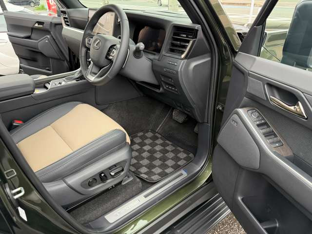 LEXUS���S����C���~�l�[�V�����X�J�b�t�v���[�g