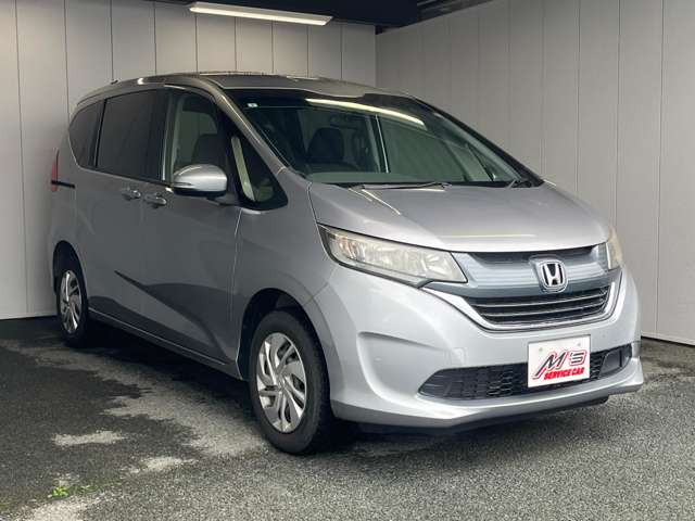 普通車は「サービスカーエムズ 本店」、軽自動車は「サービスカーエムズ 交差店」からお探し頂けます。