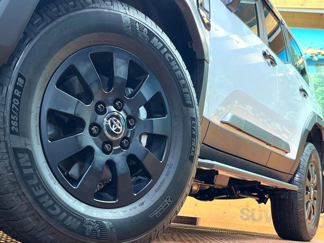 �y����18�C���`�A���~�z�C�[���z�O�ςɃ}�b�`���������A���~�z�C�[���𑕒����Ă���܂��B�e��ЊO�A���~�z�C�[����A�X�^�b�h���X�^�C�����戵�����Ă���܂��B���񂲑��k����������