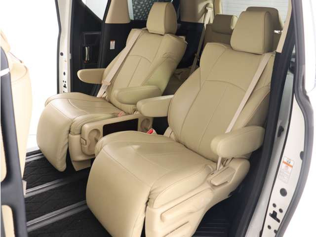 �y�I�b�g�}���t���Z�J���h�V�[�g�z�ő�800mm�̃����O�X���C�h�V�[�g�ƃI�b�g�}���@�\�ɂ�葫���y�X�L�΂������\�ł�!�܂��A�Ђ��|��������܂��̂ŁA���K�ȃh���C�u�����y���݂��������܂�!