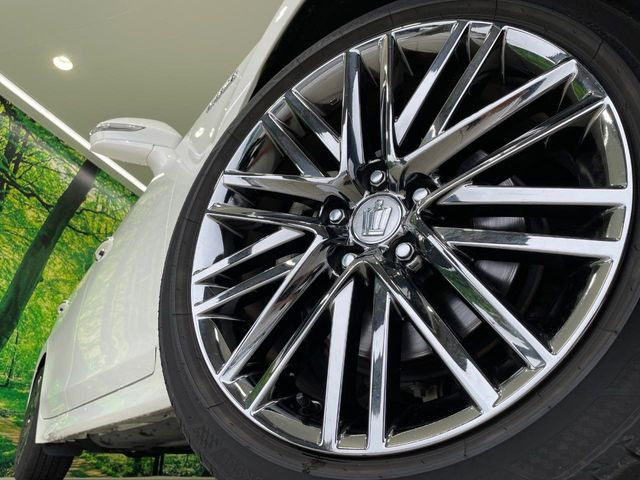 �y����18�C���`�A���~�z�C�[���z�O�ςɃ}�b�`���������A���~�z�C�[���𑕒����Ă���܂��B�e��ЊO�A���~�z�C�[����A�X�^�b�h���X�^�C�����戵�����Ă���܂��B���񂲑��k����������